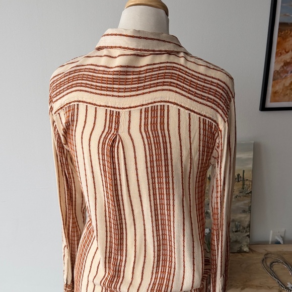 Lightweight button down - Picture 4 of 4